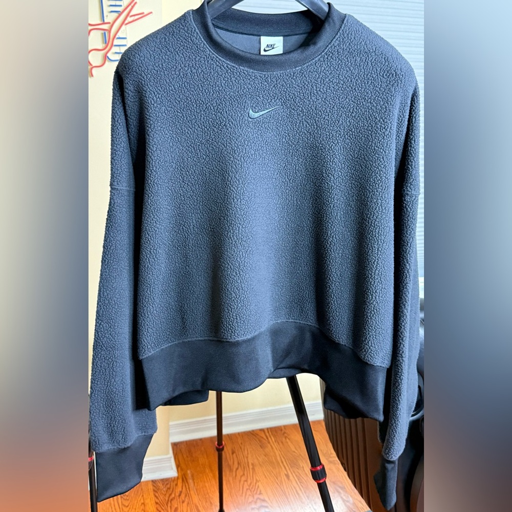 GORGEOUS NIKE CROPPED SWEATSHIRT !!! - Picture 4 of 7